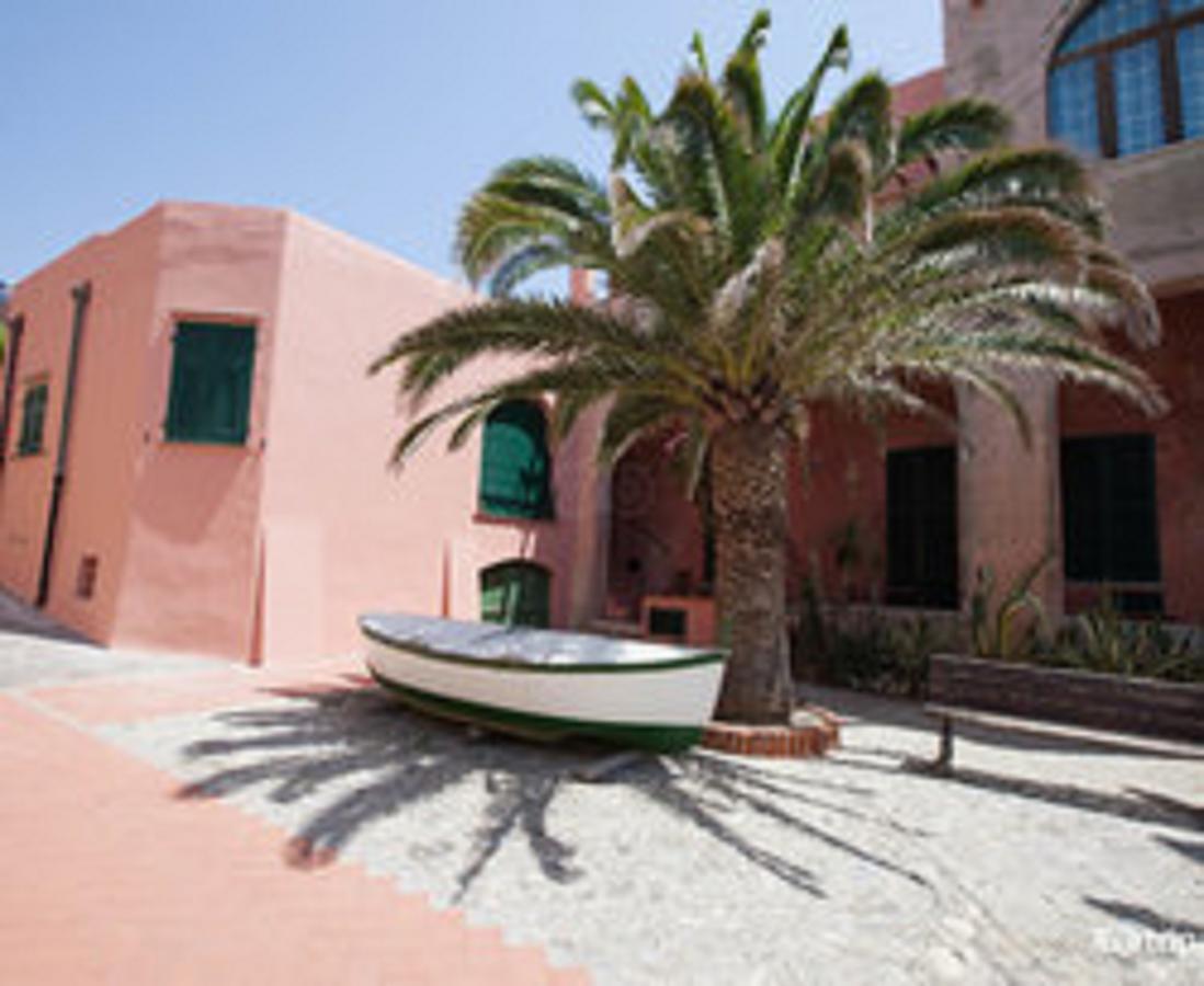 Hotel Arabesque Varigotti Eksteriør billede