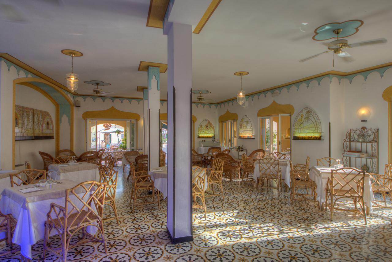 Hotel Arabesque Varigotti Eksteriør billede
