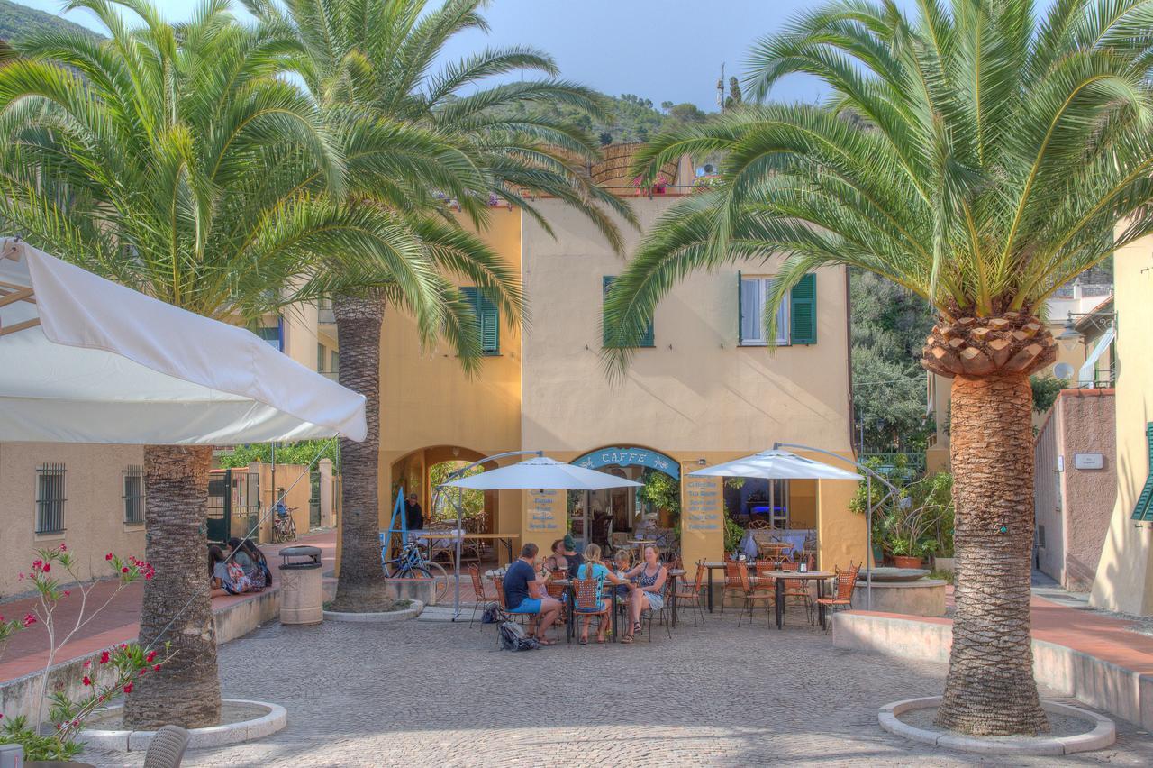 Hotel Arabesque Varigotti Eksteriør billede