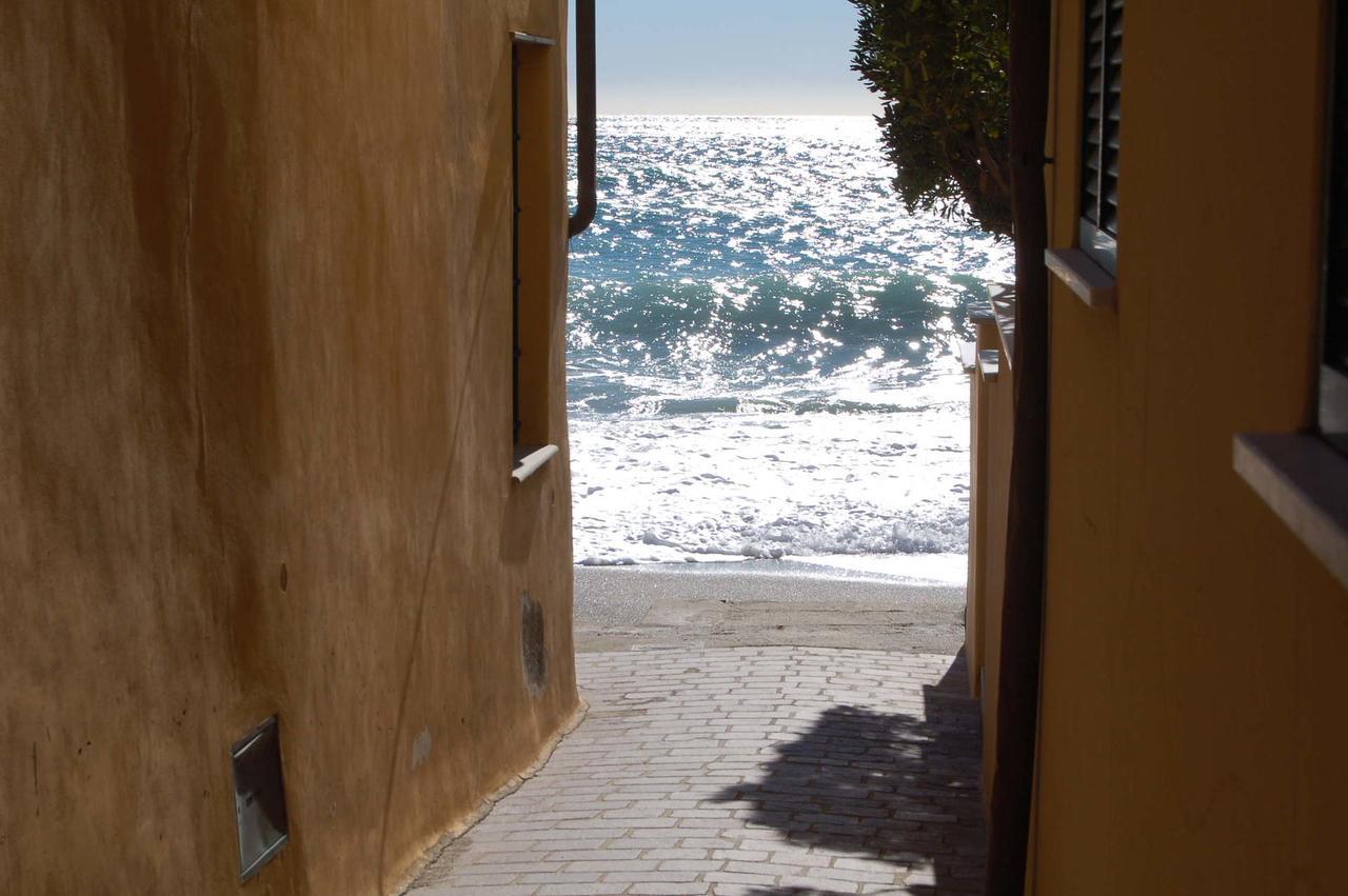 Hotel Arabesque Varigotti Eksteriør billede