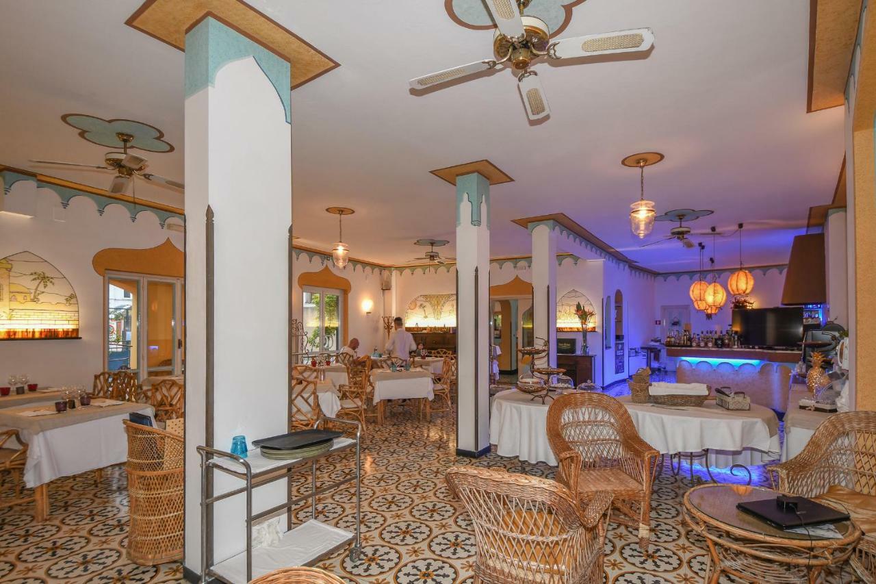 Hotel Arabesque Varigotti Eksteriør billede