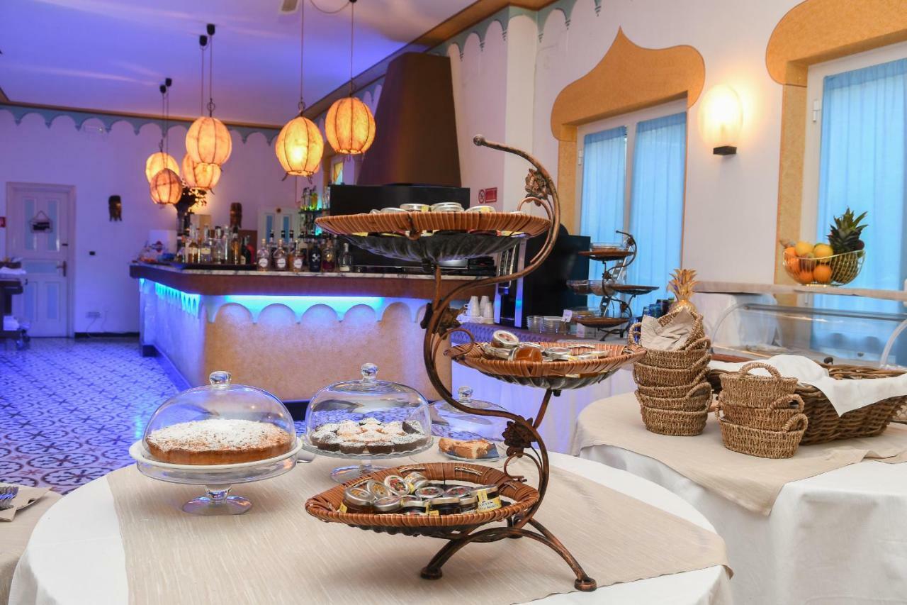 Hotel Arabesque Varigotti Eksteriør billede